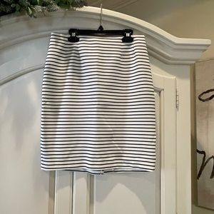 Kasper White/Black Skirt